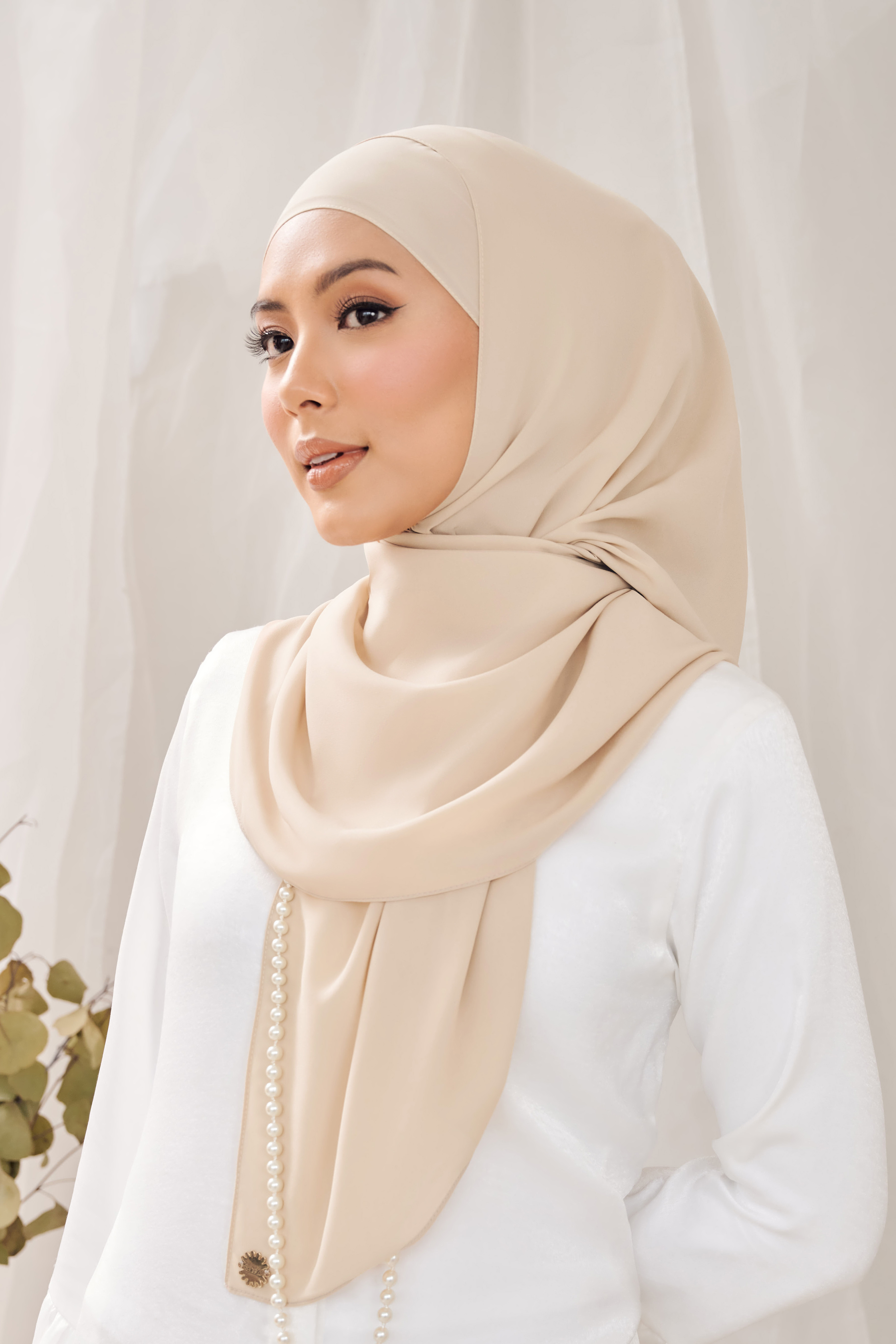 (AS-IS) ALUN Long Shawl in Light Sand